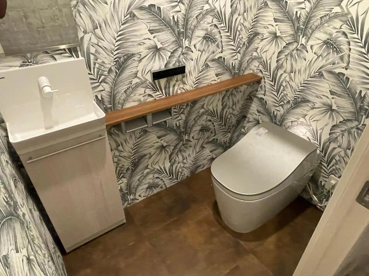 אוסקה Wolf Pack Apartment 1001